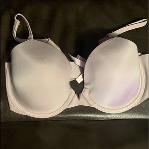 Victoria’s Secret Sexy Illusions Lightly Lined bra
